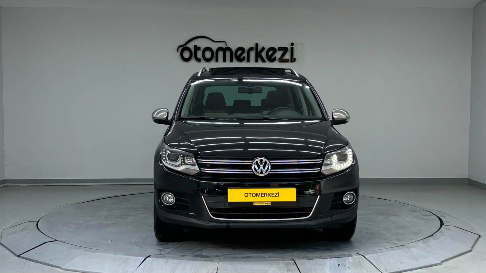 VOLKSWAGEN TIGUAN 2